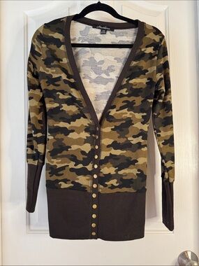 Hawthorne Camo Button-Front Women's Cardigan in Olive (26)